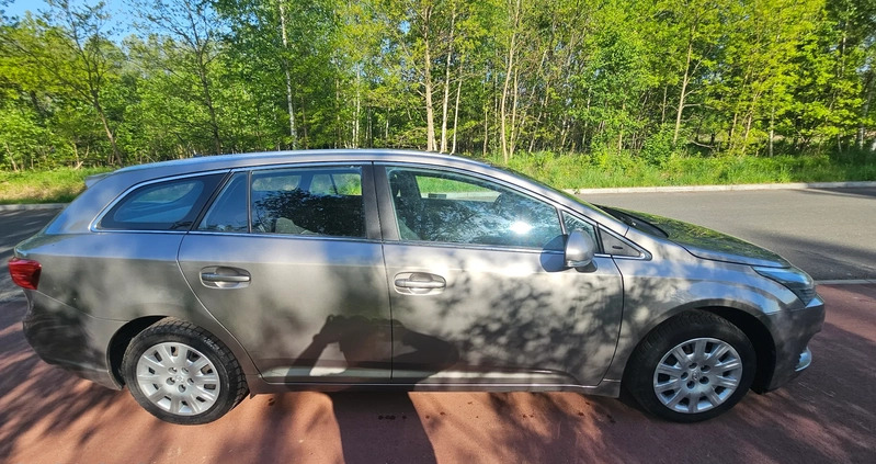 Toyota Avensis cena 32400 przebieg: 280000, rok produkcji 2014 z Chełmek małe 254